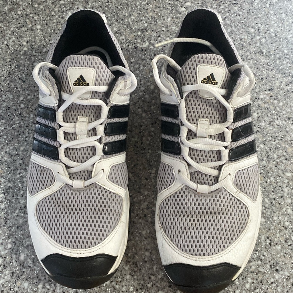 Adidas mens mesh golf shoes.